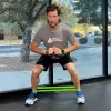 Тренер Кайл Херринг делится своими любимыми упражнениями с резиновыми лентами.