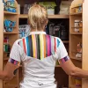 Посол Trainingpeaks Кристин Ширцингер изучает свою кладовую в поисках ингредиентов для приготовления домашнего спортивного напитка