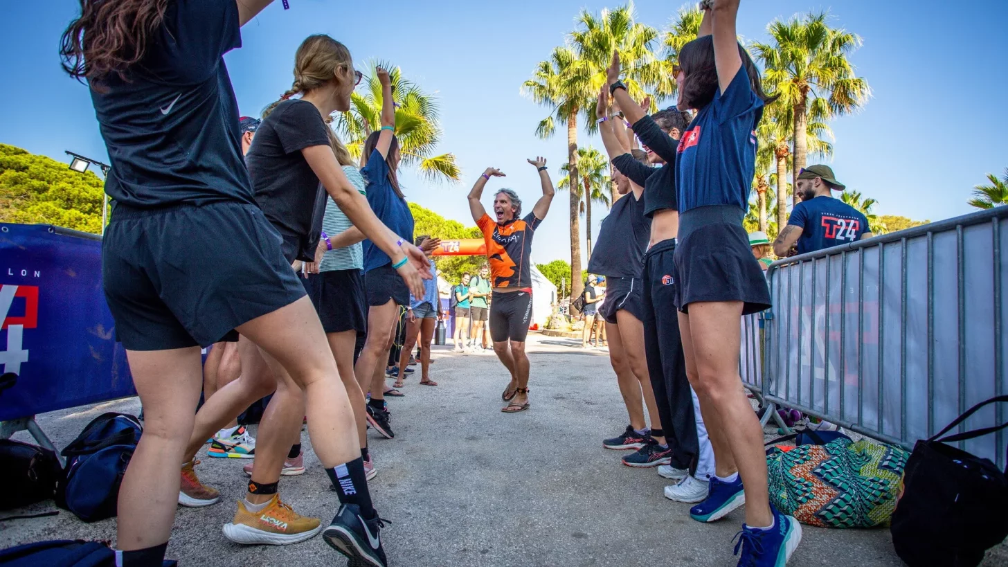 Берете с собой друга или члена семьи на следующий триатлон? Дайте им окончательное руководство по поддержке триатлона.