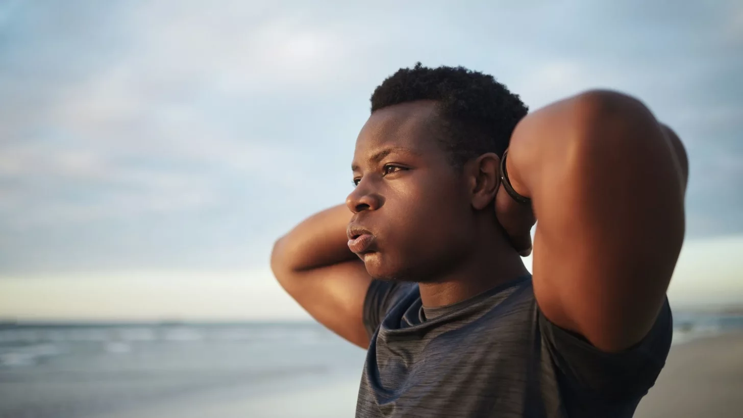 Триатлет глубоко дышит в межсезонье Триатлет глубоко дышит в межсезонье