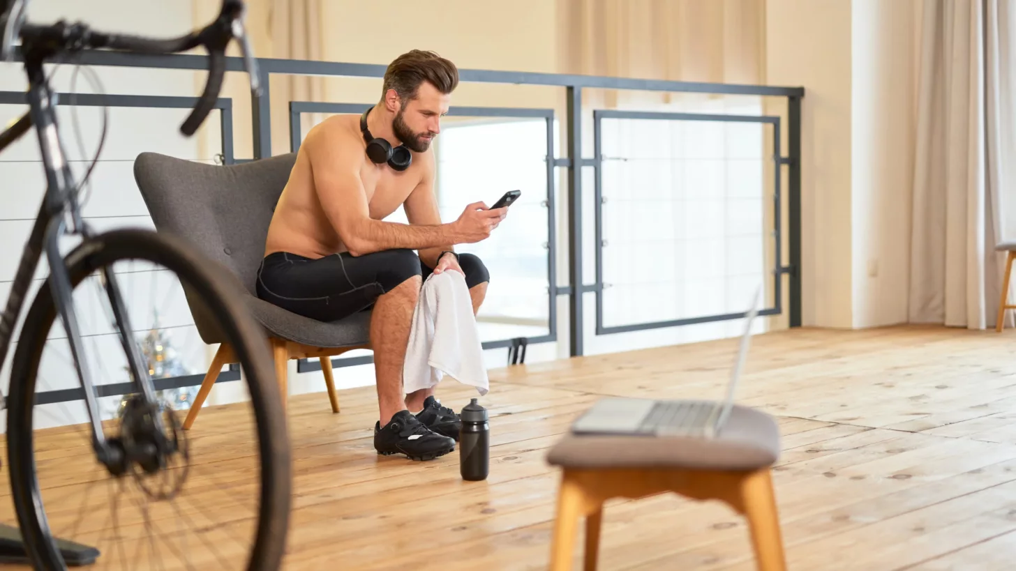 Ищете что-то новое для прослушивания во время тренировок в помещении? Наши редакторы делятся своими любимыми аудиокнигами.