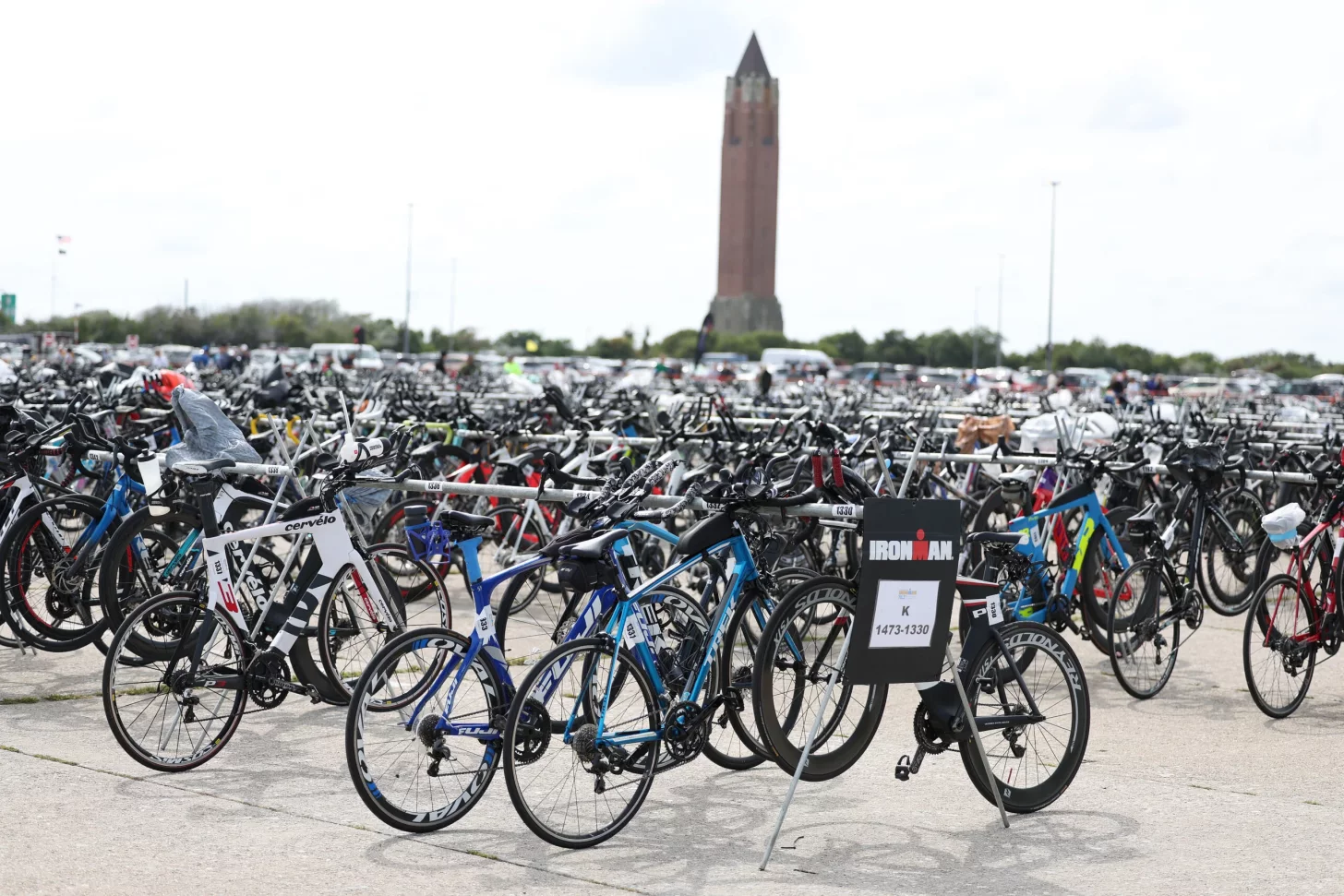 Тщательно планируйте свою логистику для 70.3 Нью-Йорк — хотя общественный транспорт и варианты совместных поездок изобилуют, они не всегда легки для маневрирования с велосипедной коробкой.