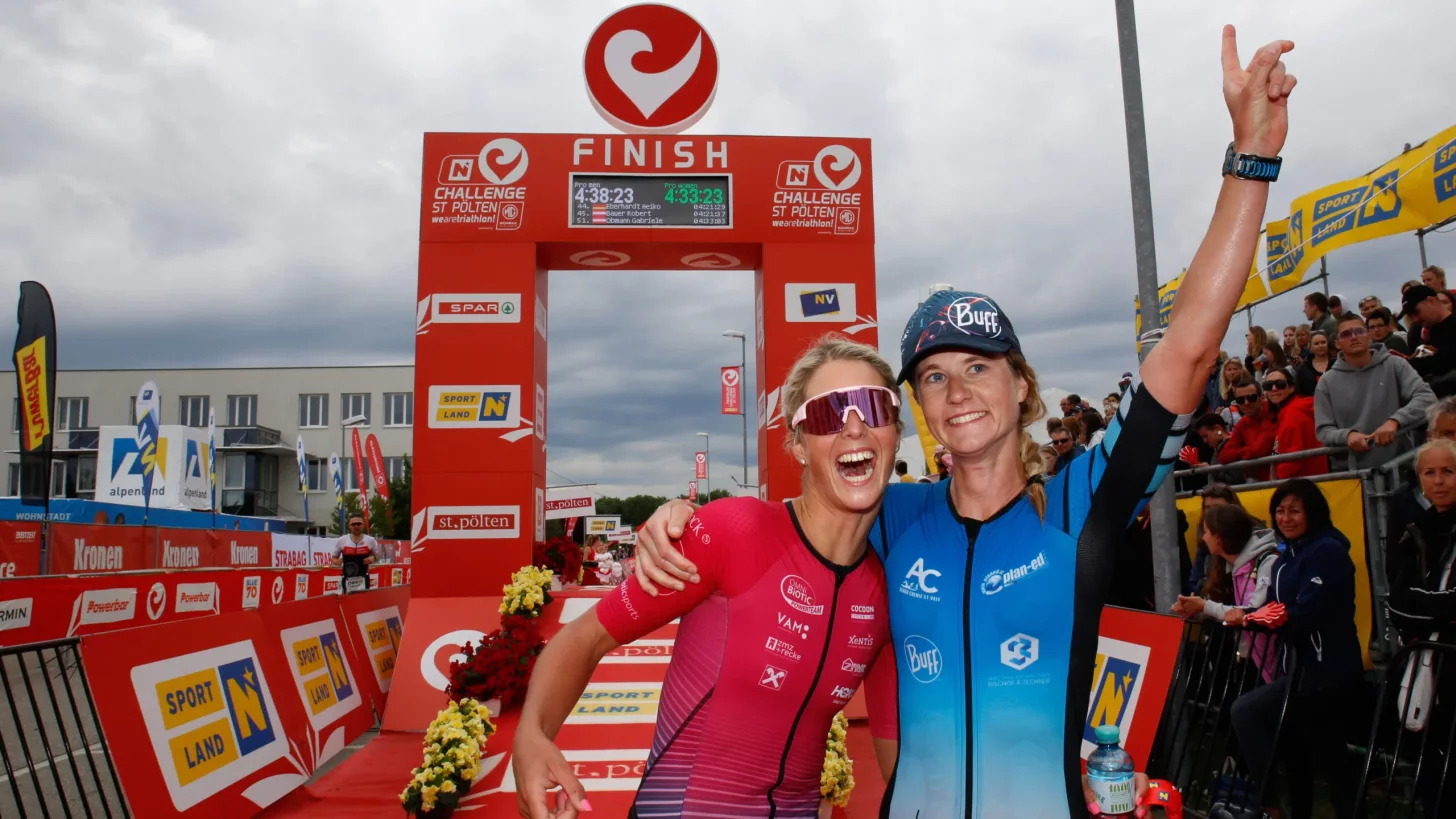 Узнайте, сколько времени нужно, чтобы перейти от дивана к триатлону на различные дистанции от тренера по триатлону.