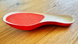 Вставка промежуточной подошвы On Cloudboom Strike