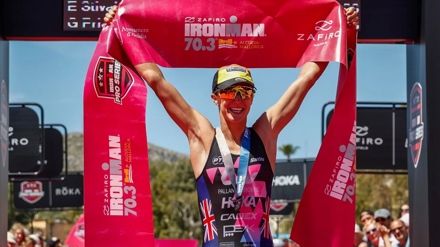 Эмма Паллант-Браун побеждает на Ironman 70.3 Майорка после сложного начала сезона 2024 года.