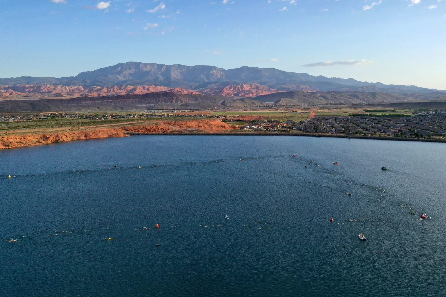 Хотите стать более быстрым триатлетом? Начните с тренировки плавания по курсу непрерывно, по прямой линии.