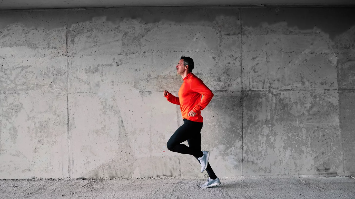 Исследования показывают, что пожилые спортсмены могут извлечь пользу из тренировок HIIT.