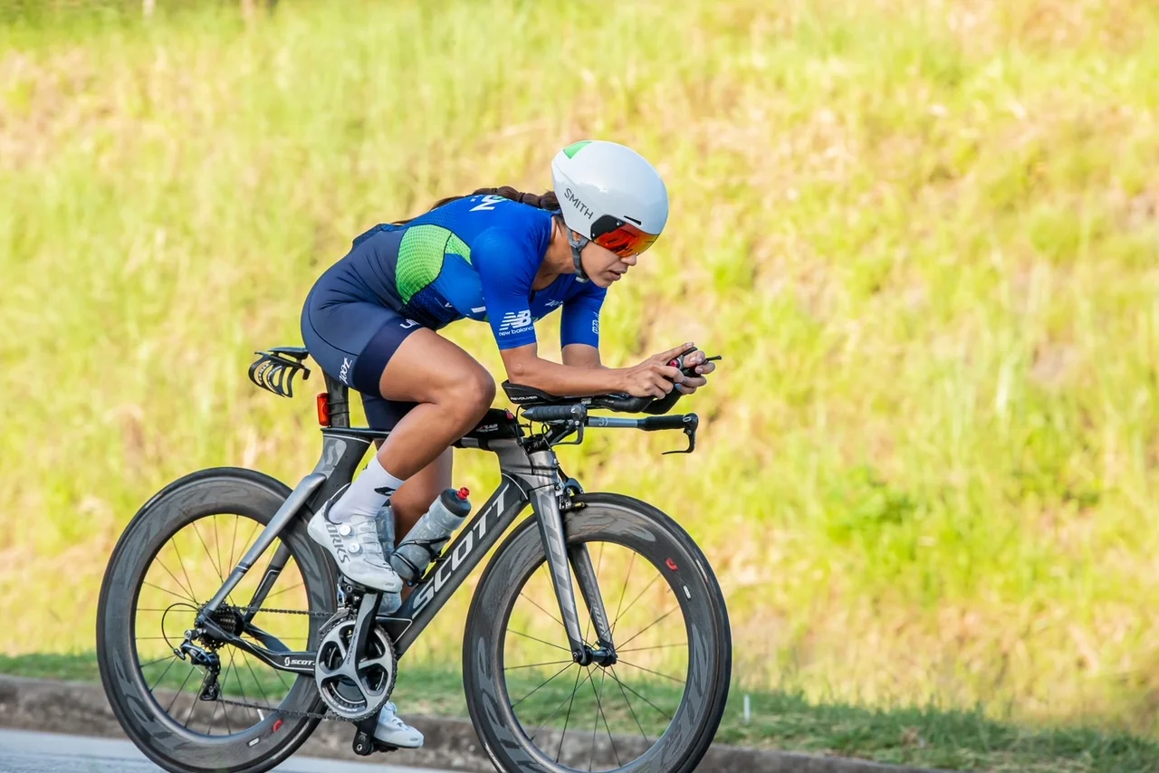 Williana Rojas_Bike_Ernesto Fernandez Williana Rojas_Bike_Ernesto Fernandez